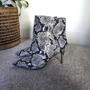 J.Crew Pointed Stiletto Ankle Heel Boots in snakeskin printed leather Size 9